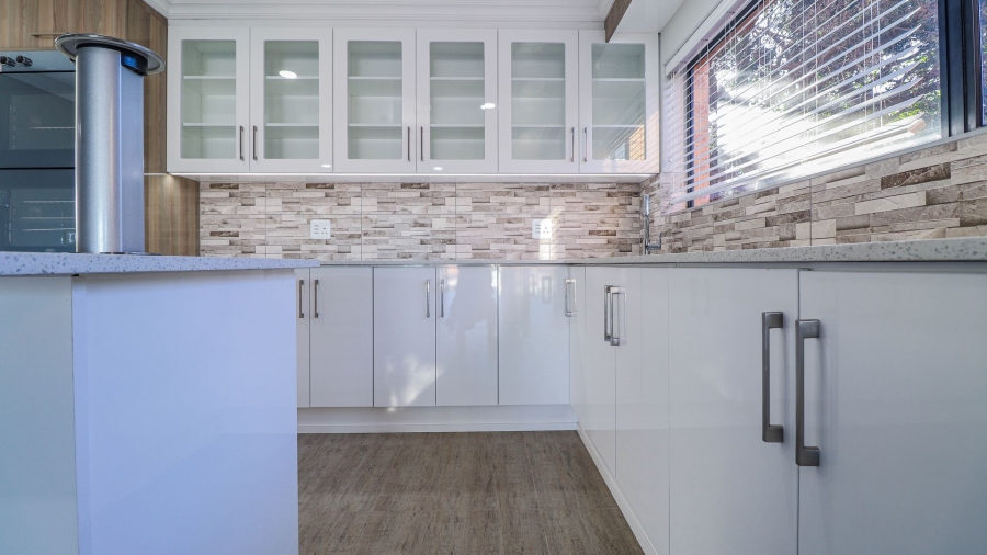 4 Bedroom Property for Sale in Wavecrest Eastern Cape